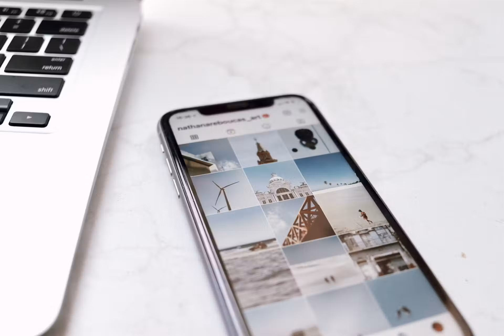 Immagine articolo Gestione profilo Social Media: guida professionale