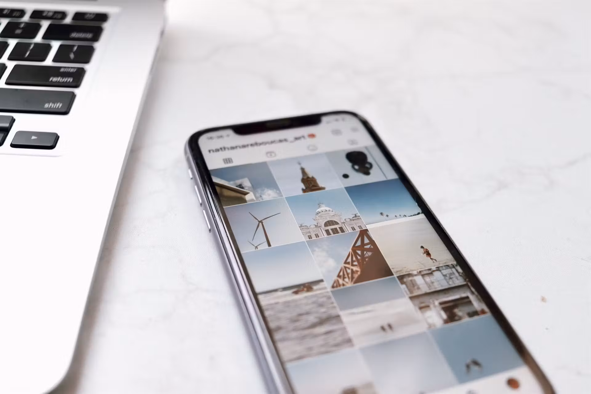 Immagine articolo Gestione profilo Social Media: guida professionale