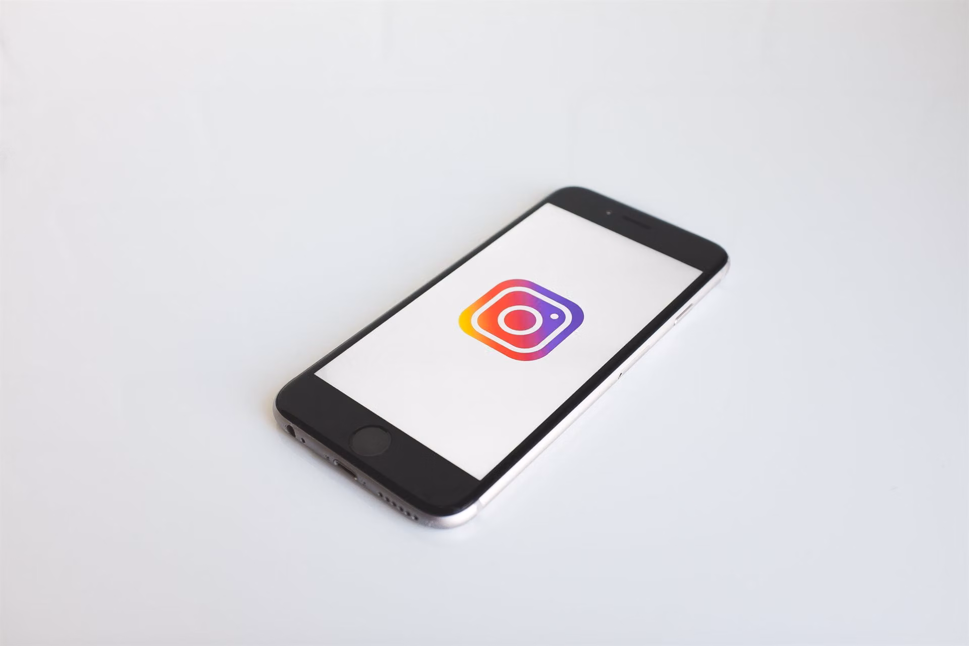 Immagine articolo Strumenti Instagram per aziende: guida 2026 con statistiche